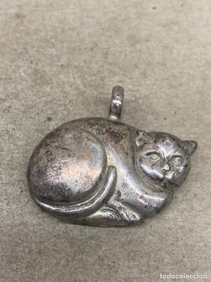Antig&uuml;edades: Sonajero de plata en forma de gato - Foto 1