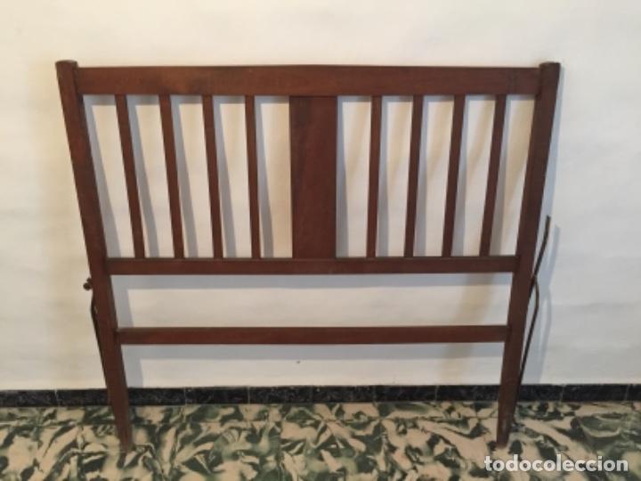 Antig&uuml;edades: Cabecero y piecero antiguo en madera de 110cm - Foto 2