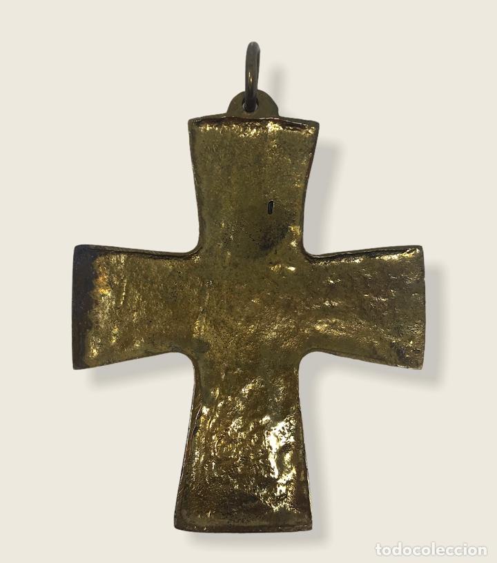Antig&uuml;edades: Crucifijo de bronce - Foto 2