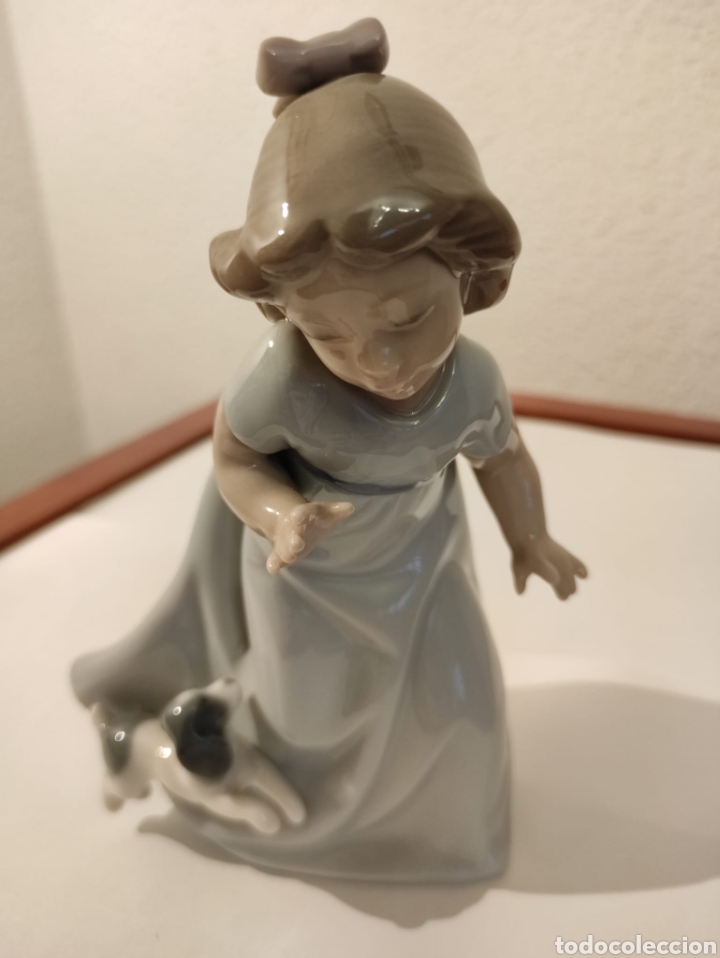 Antig&uuml;edades: Ni&ntilde;a con perro. Nao de Lladro - Foto 3