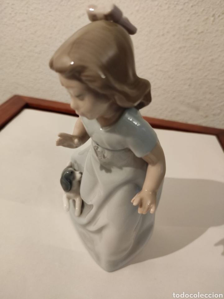 Antig&uuml;edades: Ni&ntilde;a con perro. Nao de Lladro - Foto 1