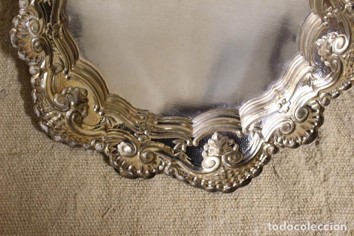 Antig&uuml;edades: bandeja de metal plateado - Foto 4