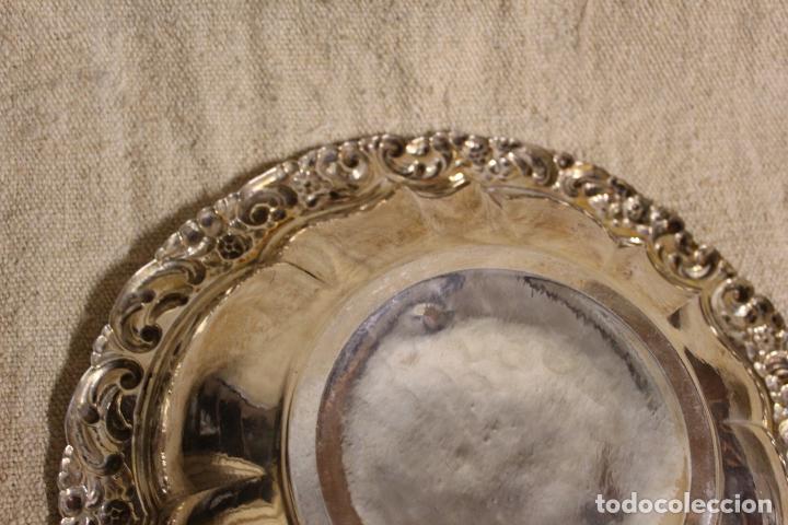 Antig&uuml;edades: bandeja de metal plateado - Foto 3
