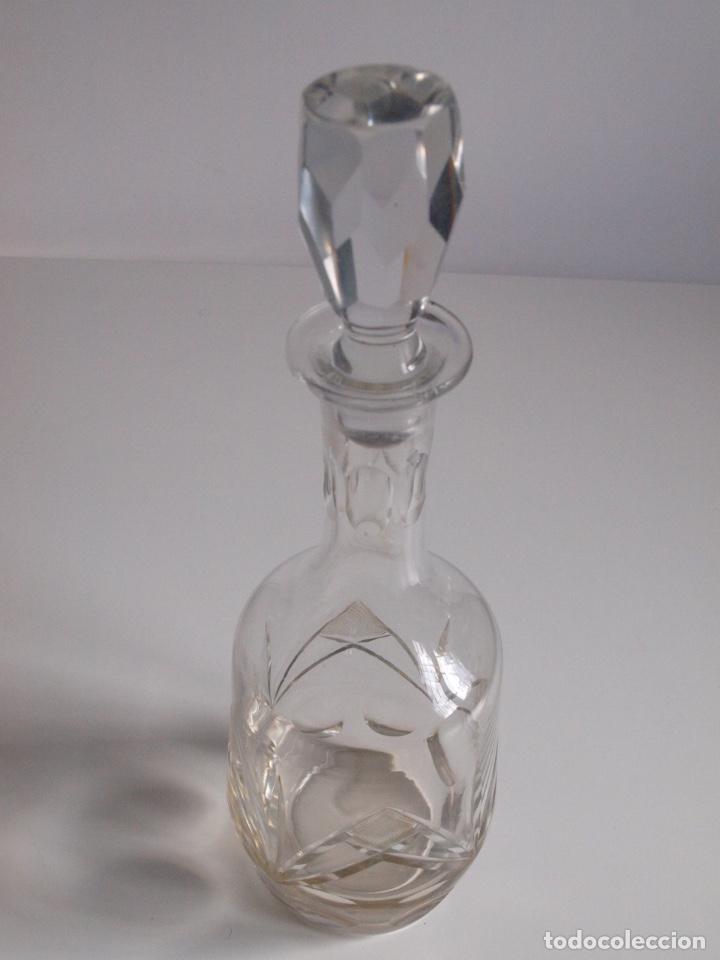 Antig&uuml;edades: BOTELLA DE CRISTAL TALLADO - Foto 2