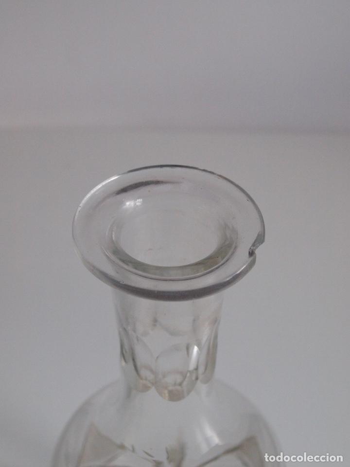 Antig&uuml;edades: BOTELLA DE CRISTAL TALLADO - Foto 3
