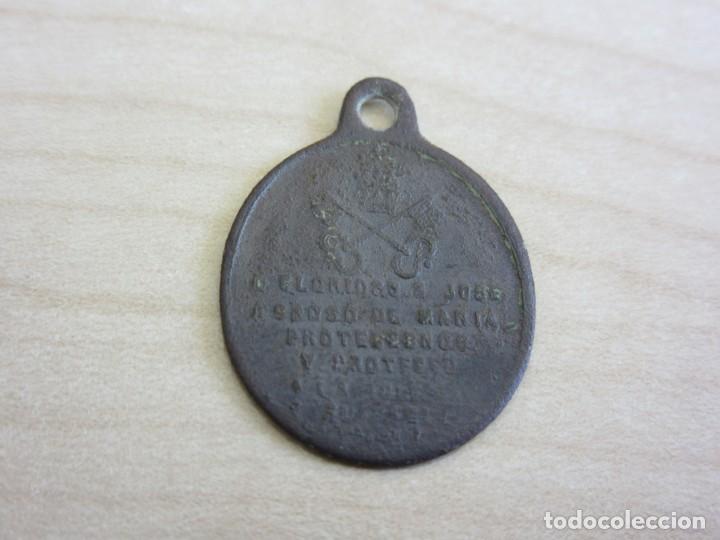 Antigüedades: Medalla de San José Reverso Símbolos Papales y oración Posible Siglo XIX - Foto 2 - 255319395