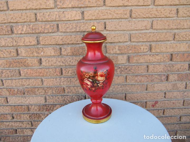 Antiques: ESPECTACULAR Y ANTIGUO JARRON ROJO PINTADO A MANO FILOS DORADOS 44 CM
