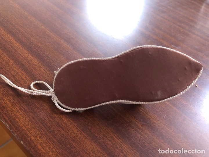 Antig&uuml;edades: Antiguo alfiletero de seda. Mide 14 cm - Foto 4