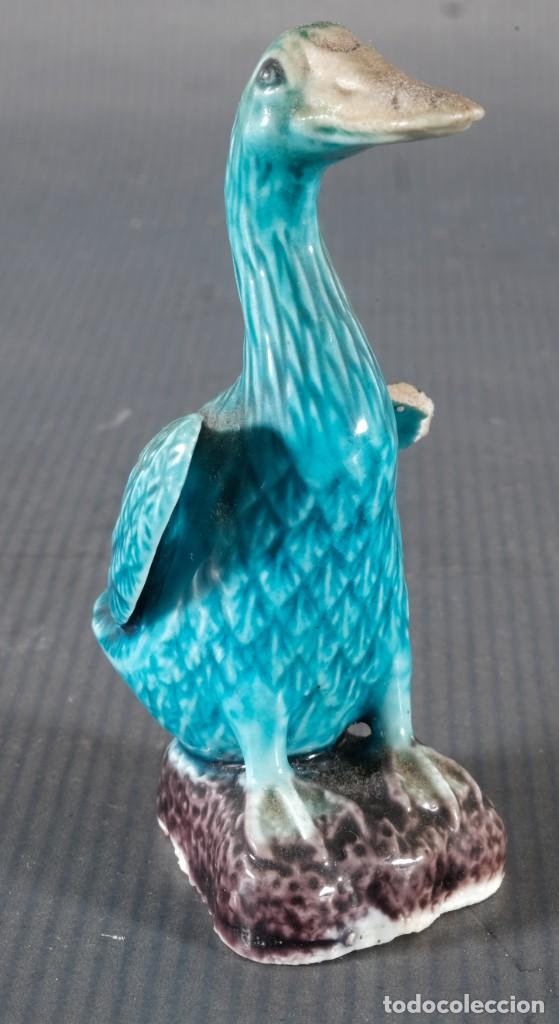 Antiguidades: Figura de pato en porcelana siglo XX