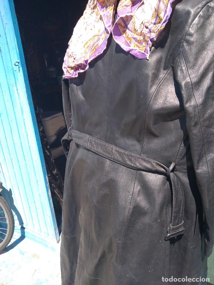 Antig&uuml;edades: chqueta larga de cuero de mujer - Foto 5