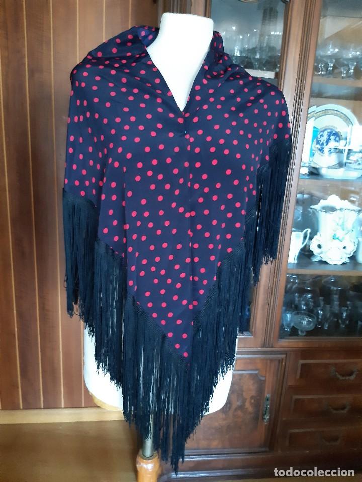 Antig&uuml;edades: MANTON DE PICO DE LUNARES CON FLECOS. - Foto 1