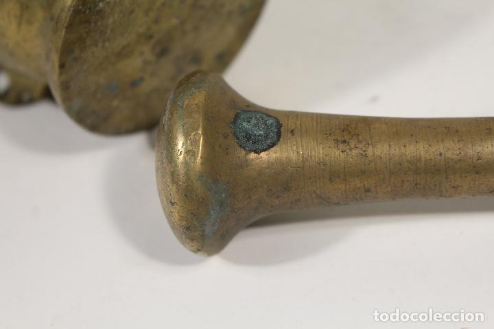 Antig&uuml;edades: antiguo almirez y maza de bronce - Foto 3