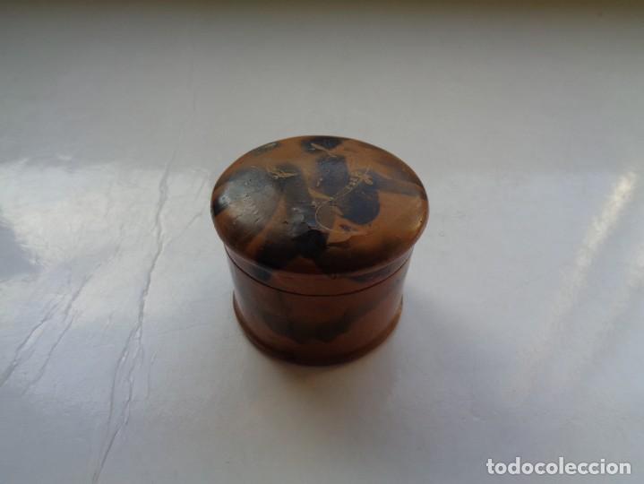 Antig&uuml;edades: ANTIGUA CAJA POLVERA - Foto 1