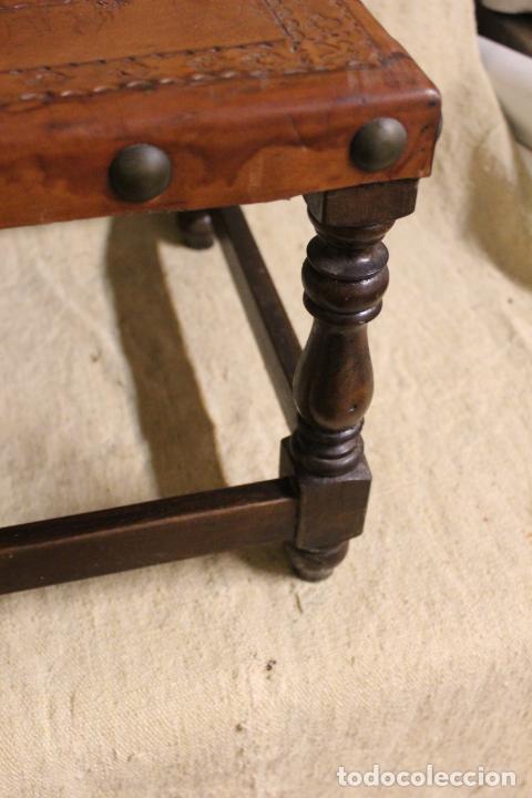 Antigüedades: silla pequeña de cuero - Foto 2 - 256150325