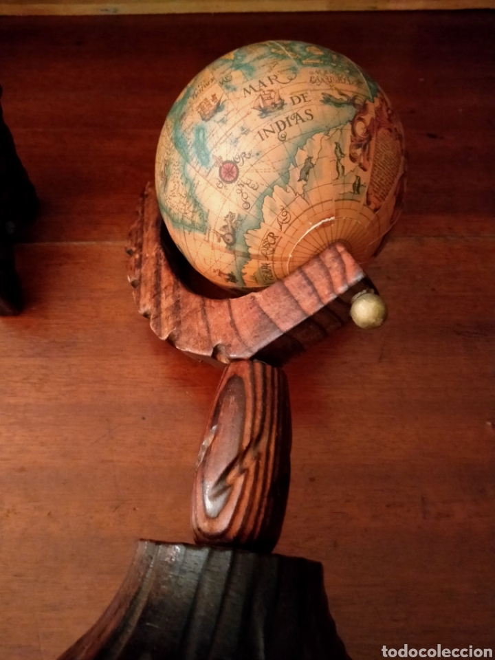 Antig&uuml;edades: Antiguo globo terr&aacute;queo con base de madera - Foto 2