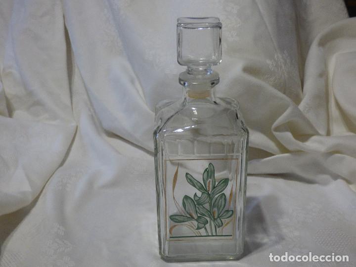 Antig&uuml;edades: .Licorero, de cristal. - Foto 1