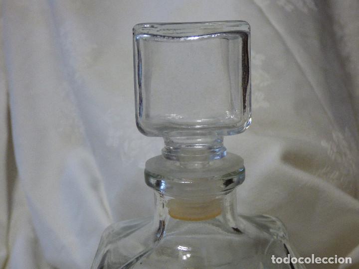 Antig&uuml;edades: .Licorero, de cristal. - Foto 3