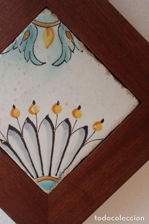 Antig&uuml;edades: azulejo de manises enmarcado - Foto 3