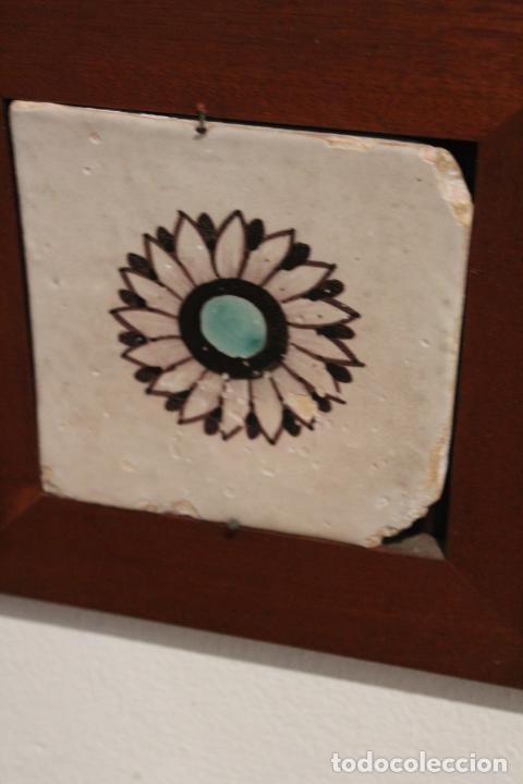 Antig&uuml;edades: azulejo de manises enmarcado - Foto 3