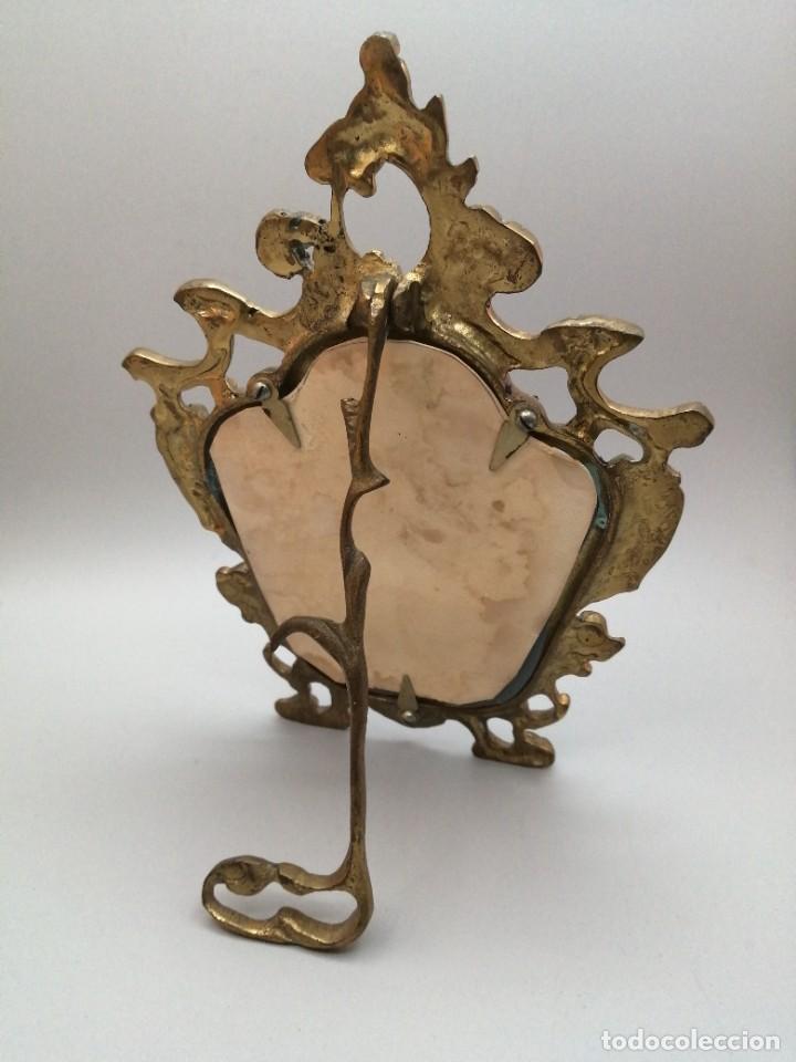 Antig&uuml;edades: Antiguo Marco bronce dorado espejo biselado - Foto 4
