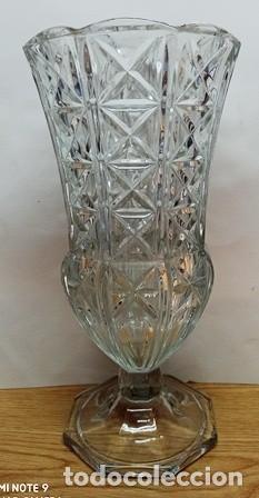 Antig&uuml;edades: JARRON DE CRISTAL LABRADO EN FORMA DE COPA. JARRON-05 - Foto 1