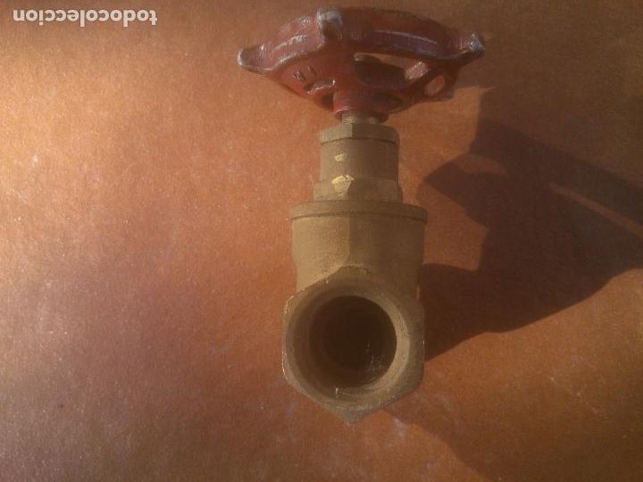 Antig&uuml;edades: LLAVE de bronce para jardin. Cierre de rueda. - Foto 4