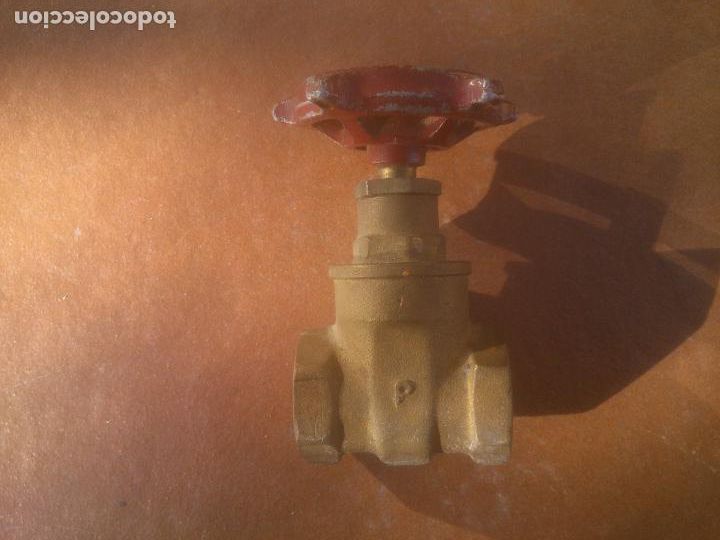 Antig&uuml;edades: LLAVE de bronce para jardin. Cierre de rueda. - Foto 6