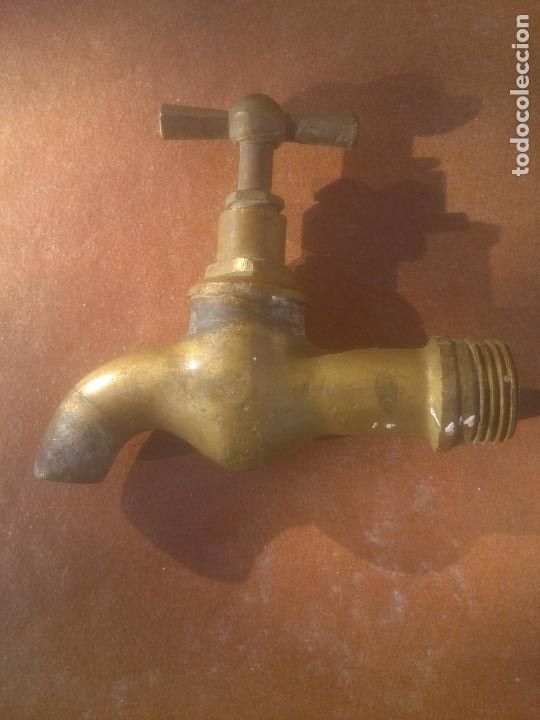 Antig&uuml;edades: GRIFO de bronce para jardin. - Foto 2