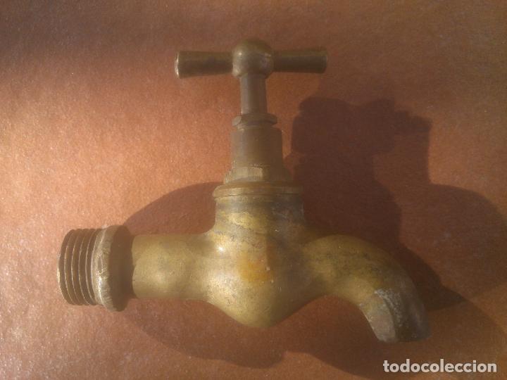 Antig&uuml;edades: GRIFO de bronce para jardin. - Foto 3