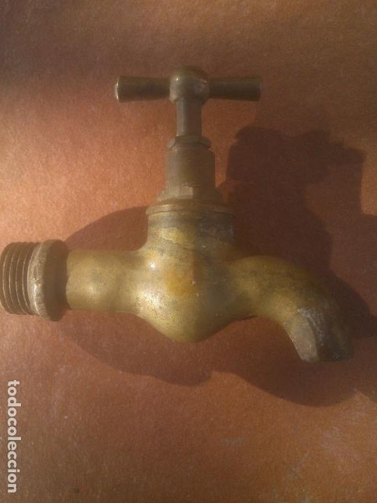 Antig&uuml;edades: GRIFO de bronce para jardin. - Foto 4