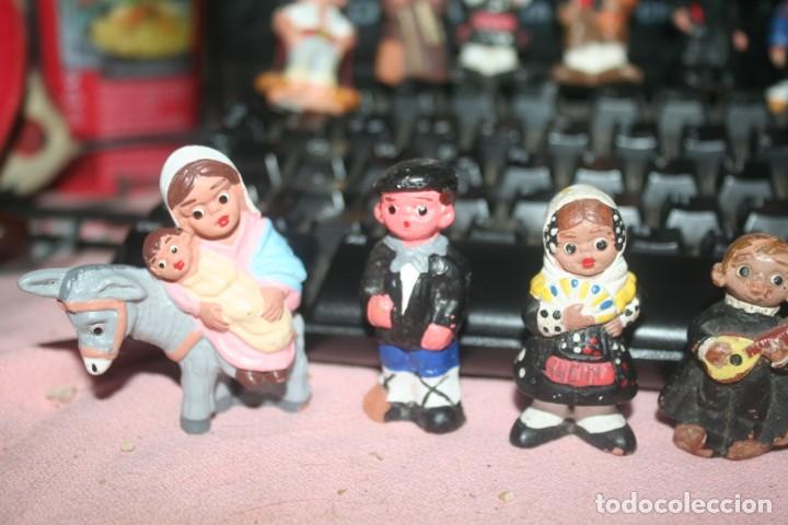 Antig&uuml;edades: lote de antiguos mu&ntilde;ecos de barro - Foto 2