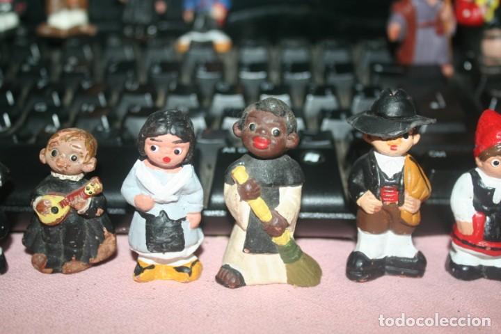 Antig&uuml;edades: lote de antiguos mu&ntilde;ecos de barro - Foto 3