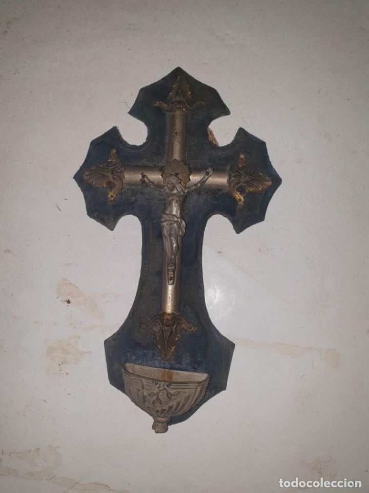 Antig&uuml;edades: CRUCIFIJO BENDITERO - Foto 1