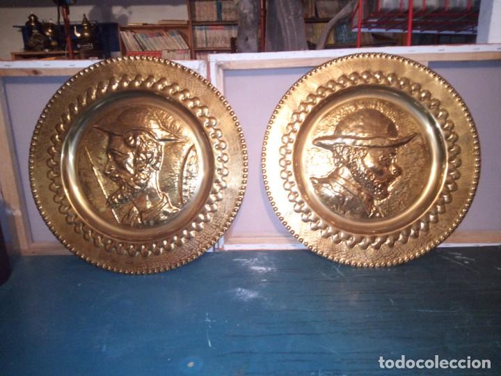 Antig&uuml;edades: Platos bronce adorno quijote y sancho