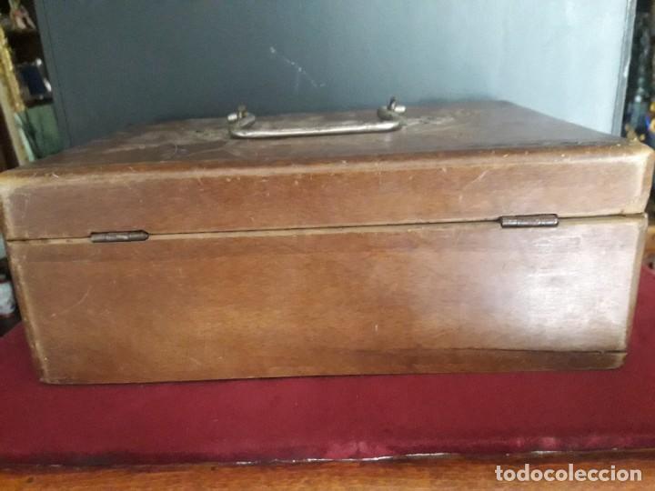 Antig&uuml;edades: Caja de madera - Foto 3
