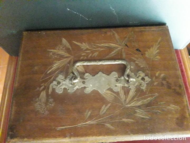 Antig&uuml;edades: Caja de madera - Foto 5