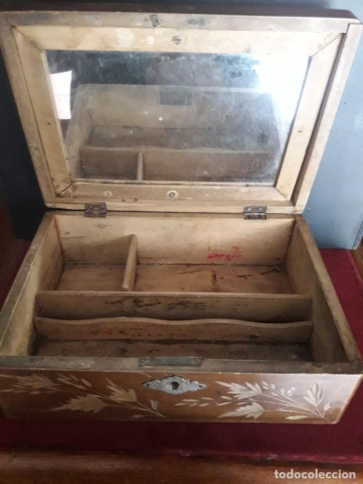 Antig&uuml;edades: Caja de madera - Foto 6