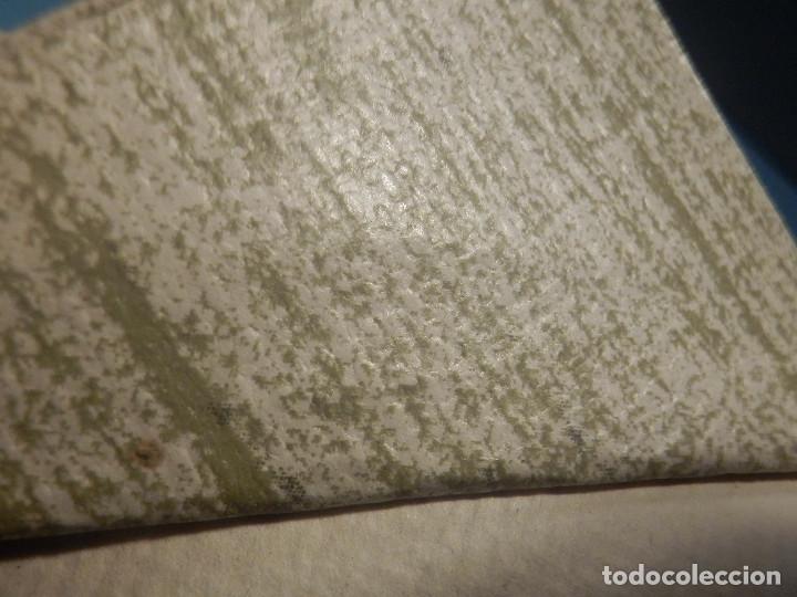 Antigüedades: Antiguo rollo de papel pintado Años 70´s - 53 cm de ancho - Verde jaspeado - Completo - ref. 802 - Foto 2 - 258240920