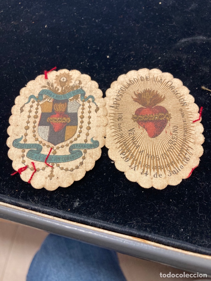 Antig&uuml;edades: Lote de 2 escapularios antiguos - Foto 1