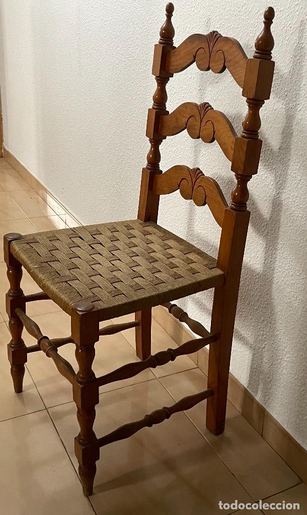 Antig&uuml;edades: Bonita silla madera y enea - Foto 1