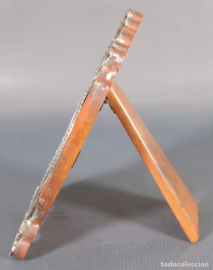 Antig&uuml;edades: Marco de madera con aplicaci&oacute;n en plata - Foto 4