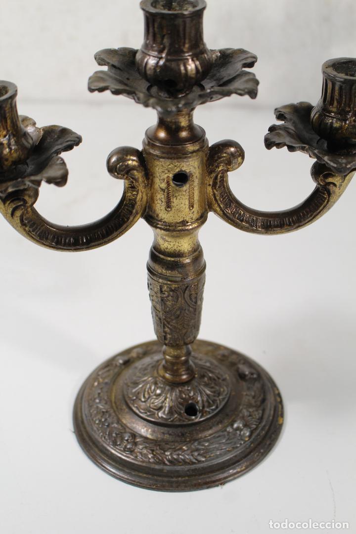 Antig&uuml;edades: pareja de candelabros lamparas - Foto 2