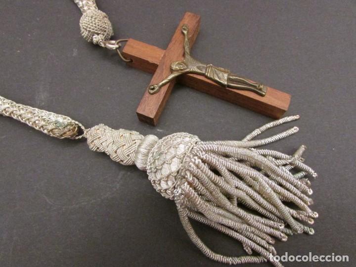 Antig&uuml;edades: CORD&Oacute;N CON BORLA Y CRUCIFIJO PRIMERA COMUNI&Oacute;N - Foto 2