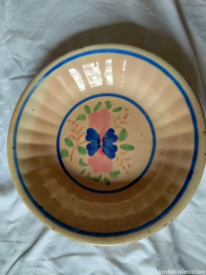 Antig&uuml;edades: Ensaladera Talavera siglo 19 - Foto 1