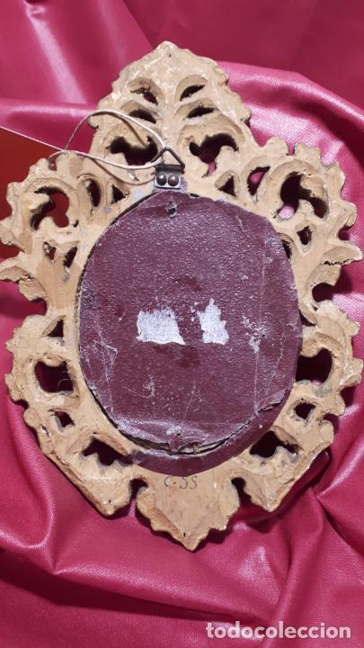 Antig&uuml;edades: Peque&ntilde;o marco de madera tallada - Foto 3