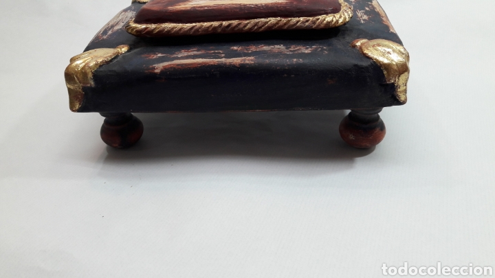 Antig&uuml;edades: PEANA DE MADERA TALLADA Y POLICROMADA - Foto 2
