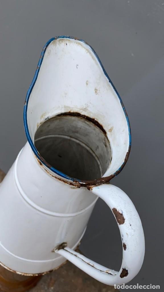 Antig&uuml;edades: JARRA ESMALTADA DE HIERRO DE 38 CMS. ALTO - Foto 3