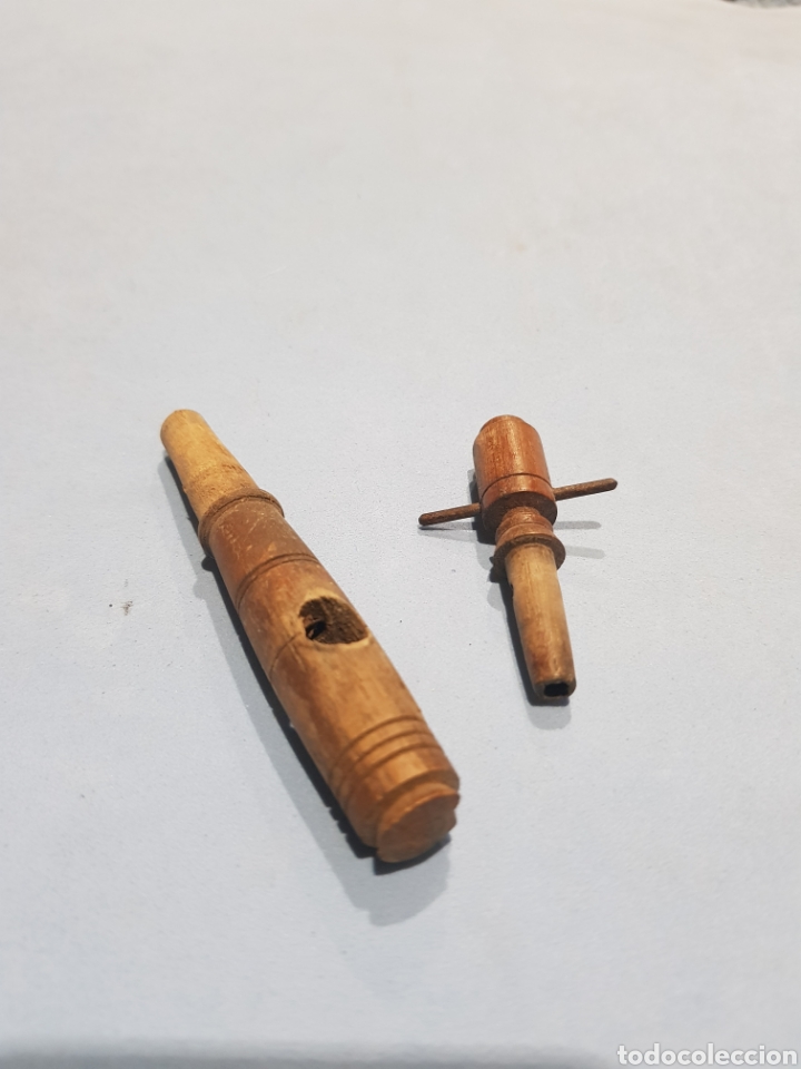 Antig&uuml;edades: Grifo de madera peque&ntilde;o - Foto 2