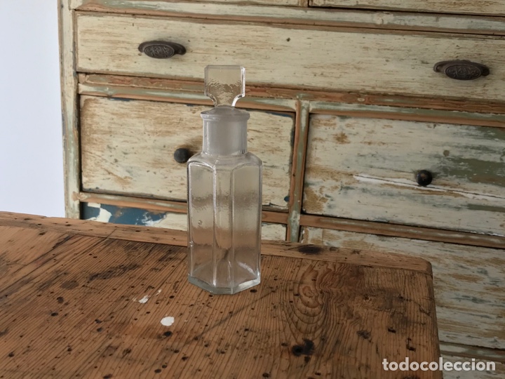 Antig&uuml;edades: Frasco o botella antigua de perfume - Foto 2
