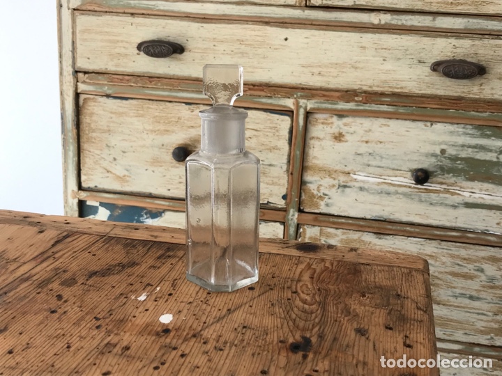 Antig&uuml;edades: Frasco o botella antigua de perfume - Foto 1